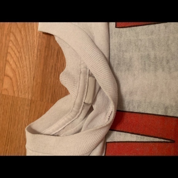 Vintage 1989 Bon Jovi Tour Shirt (thrashed) - Picture 8 of 10